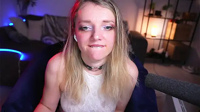 Magnetic Amy online show from 03/08/25, 04:06