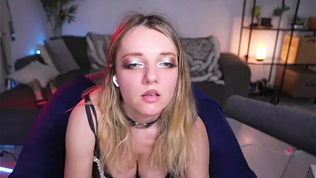 Magnetic Amy online show from 02/20/25, 03:41