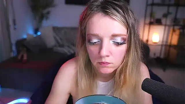 Magnetic Amy online show from 02/27/25, 01:49