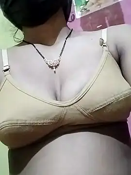 Snapshot of Coupleshow47 chatting on 02/04/25, 10:24 Coupleshow47 online show from 02/04/25, 10:24