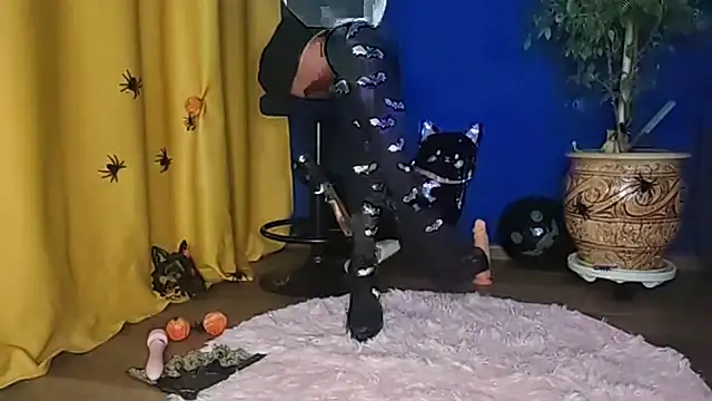 Jennifer Braun online show from 10/24/25, 06:07