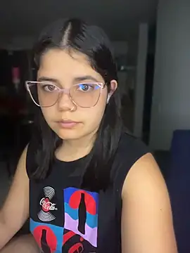pretty angela1 online show from 05/17/26, 12:43