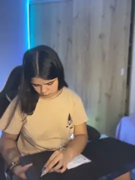 pretty angela1 online show from 04/16/26, 04:13