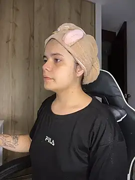 pretty angela1 online show from 12/20/25, 02:14