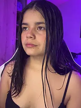 Snapshot of pretty_angela1 chatting on 10/17/25, 02:59 pretty angela1 online show from 10/17/25, 02:59