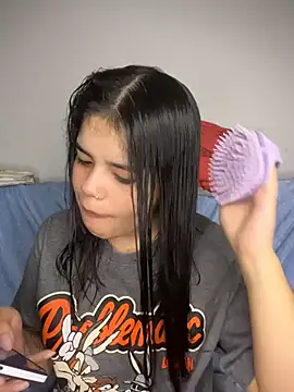 Snapshot of pretty_angela1 chatting on 07/18/26, 07:50 pretty angela1 online show from 07/18/26, 07:50