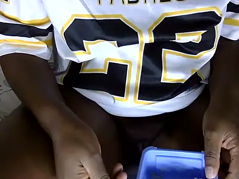 Sexymish25 online show from 12/18/25, 02:16