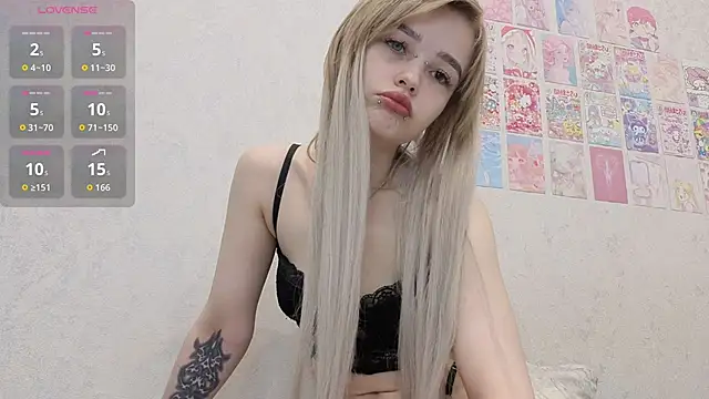 Snapshot of emodreamgirl chatting on 06/12/26, 12:58 emodreamgirl online show from 06/12/26, 12:58