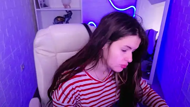 StellaFrost online show from 10/24/25, 03:44