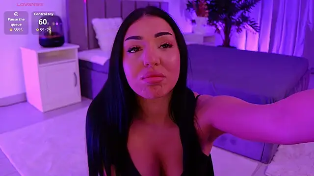 Snapshot of evanew_ chatting on 02/23/26, 05:57 evanew online show from 02/23/26, 05:57