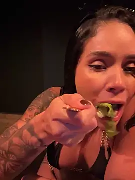 Karol Towers online show from 03/18/25, 01:35