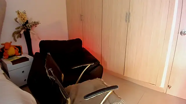 rachaeldeckard   online show from 10/26/25, 02:56