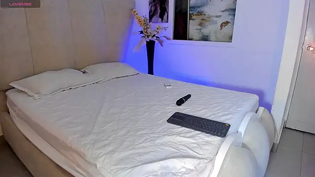 rachaeldeckard   online show from 04/17/26, 07:49