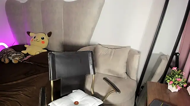 rachaeldeckard   online show from 01/06/25, 05:41