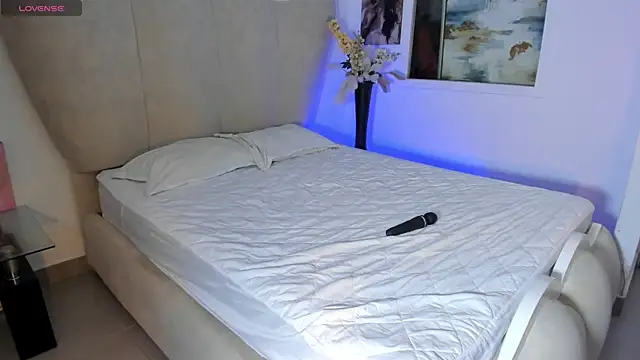 rachaeldeckard   online show from 04/15/26, 01:00