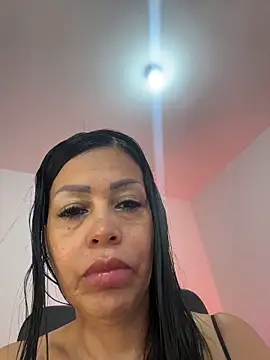 KarolRubi1 online show from 05/17/26, 04:51