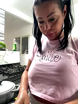 KarolRubi1 online show from 11/22/25, 06:07