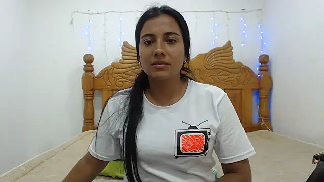 Snapshot of Coral0403 chatting on 03/20/25, 11:23 Coral0403 online show from 03/20/25, 11:23