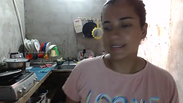 Snapshot of Coral0403 chatting on 02/18/25, 06:37 Coral0403 online show from 02/18/25, 06:37