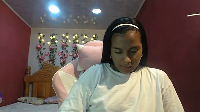 Snapshot of Coral0403 chatting on 07/17/26, 07:55 Coral0403 online show from 07/17/26, 07:55