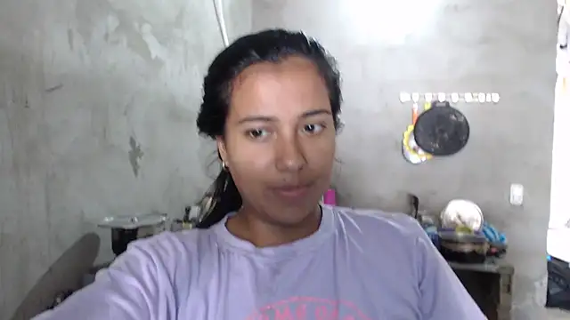 Snapshot of Coral0403 chatting on 03/02/25, 04:14 Coral0403 online show from 03/02/25, 04:14