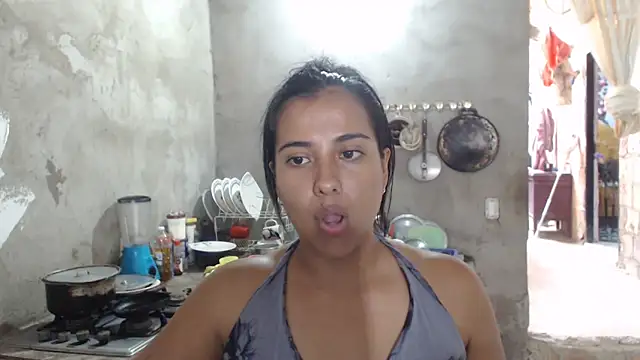 Snapshot of Coral0403 chatting on 06/05/26, 06:13 Coral0403 online show from 06/05/26, 06:13