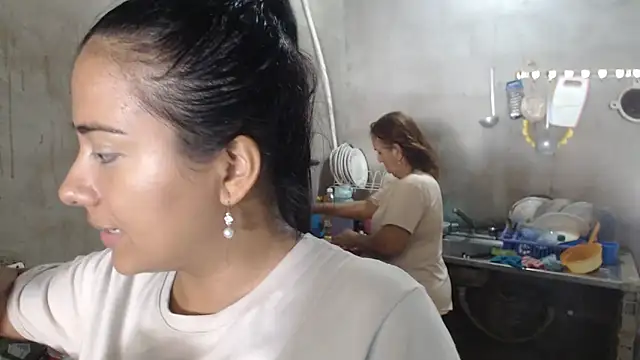 Snapshot of Coral0403 chatting on 10/09/25, 03:12 Coral0403 online show from 10/09/25, 03:12