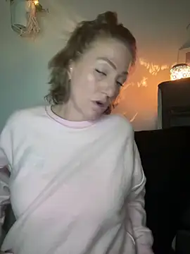 Snapshot of AlessasRoom chatting on 10/08/25, 02:57 AlessasRoom online show from 10/08/25, 02:57