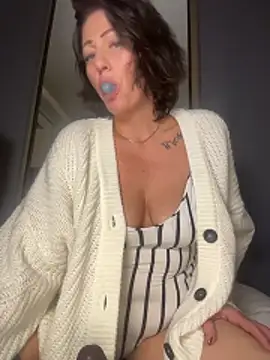 AlessasRoom online show from 11/13/25, 10:35