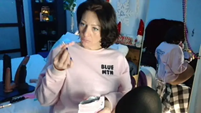 AlessasRoom online show from 12/05/25, 04:44