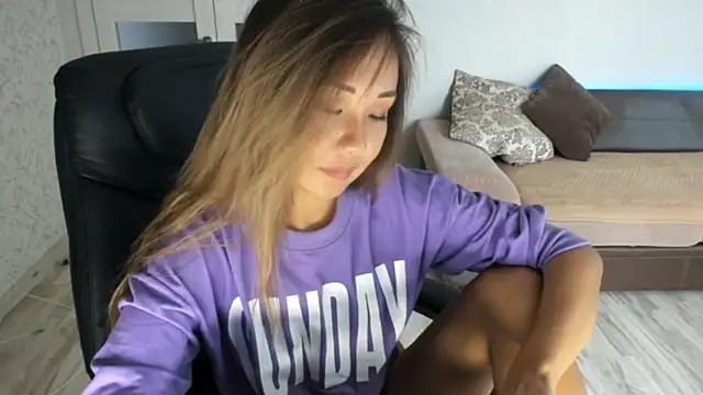 Snapshot of karishee chatting on 12/17/25, 07:41 karishee online show from 12/17/25, 07:41