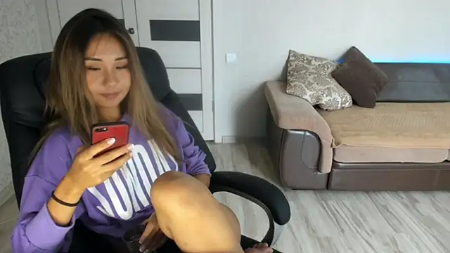 Snapshot of karishee chatting on 12/01/25, 07:04 karishee online show from 12/01/25, 07:04