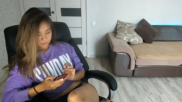 Snapshot of karishee chatting on 11/06/25, 07:40 karishee online show from 11/06/25, 07:40