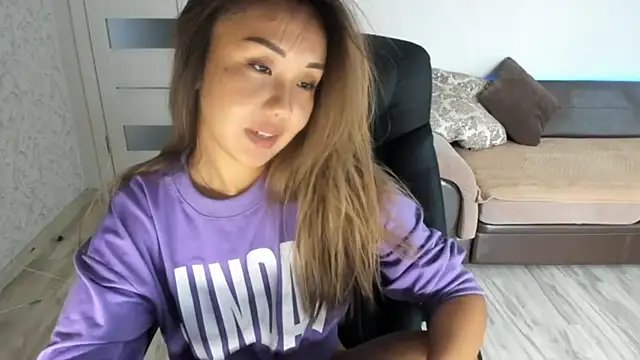 Snapshot of karishee chatting on 10/04/25, 08:43 karishee online show from 10/04/25, 08:43