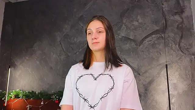 GuinevereGell online show from 12/28/24, 08:58