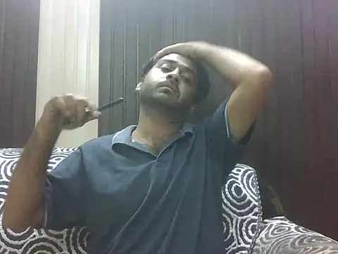 Snapshot of indihotguy chatting on 09/10/25, 01:32 indihotguy online show from 09/10/25, 01:32