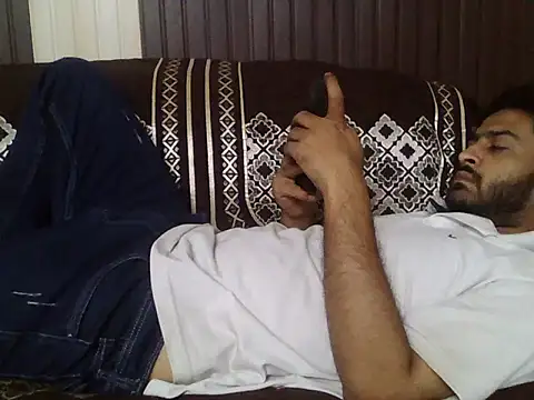 Snapshot of indihotguy chatting on 04/08/26, 01:01 indihotguy online show from 04/08/26, 01:01