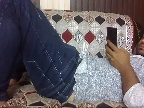 Snapshot of indihotguy chatting on 05/18/26, 01:16 indihotguy online show from 05/18/26, 01:16