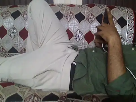 Snapshot of indihotguy chatting on 06/12/26, 03:54 indihotguy online show from 06/12/26, 03:54
