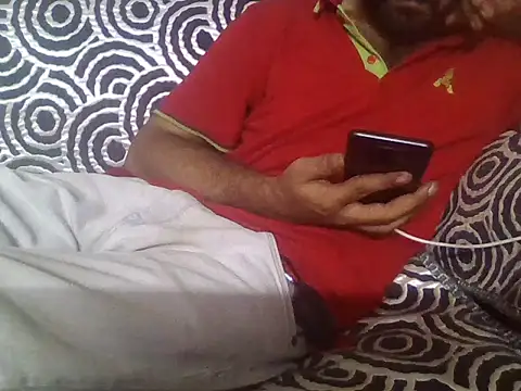 Snapshot of indihotguy chatting on 07/12/26, 01:12 indihotguy online show from 07/12/26, 01:12
