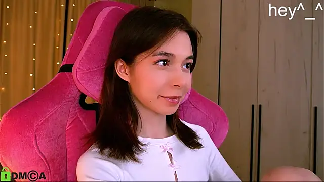 LittleOriana online show from 03/07/25, 10:54