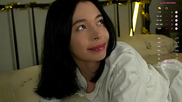 LittleOriana online show from 12/19/25, 05:21