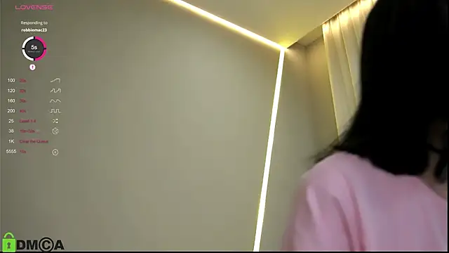 LittleOriana online show from 10/26/25, 08:31