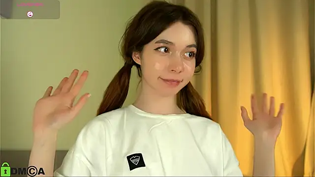 LittleOriana online show from 02/13/25, 08:34
