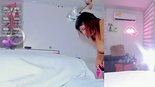 Snapshot of Maria_Jones_ chatting on 02/16/26, 02:10 Maria Jones online show from 02/16/26, 02:10