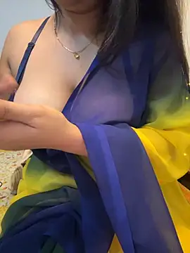 Snapshot of soumita chatting on 10/10/25, 03:57 soumita online show from 10/10/25, 03:57