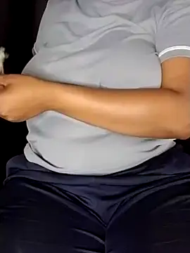 Snapshot of Queen-BD chatting on 02/15/26, 10:03 Queen-BD online show from 02/15/26, 10:03