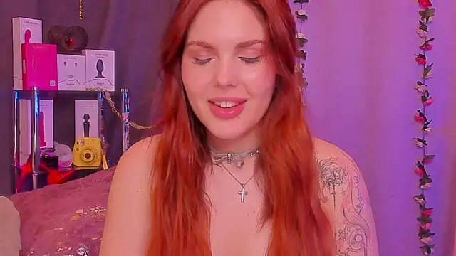 Snapshot of AliceOfWonders chatting on 03/19/25, 07:40 AliceOfWonders online show from 03/19/25, 07:40