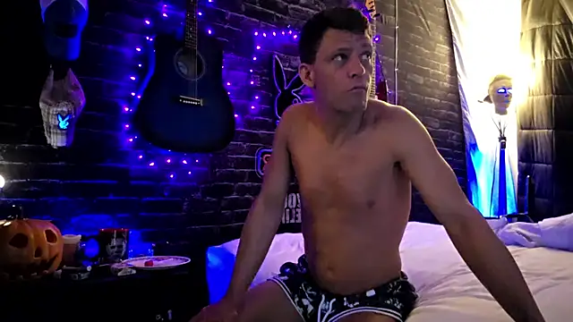 Snapshot of hotemberly_jake chatting on 10/05/25, 02:46 hotemberly jake online show from 10/05/25, 02:46