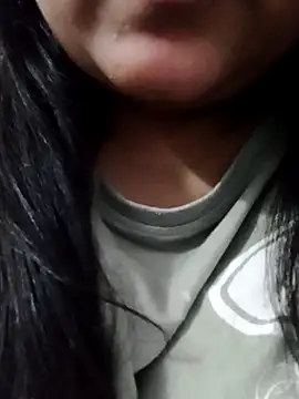 Snapshot of queen_pari chatting on 09/10/25, 09:25 queen pari online show from 09/10/25, 09:25